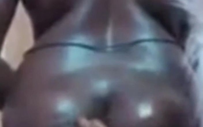 IndianHotwifeX: Le cocu perd son pari, un inconnu huile et masse...