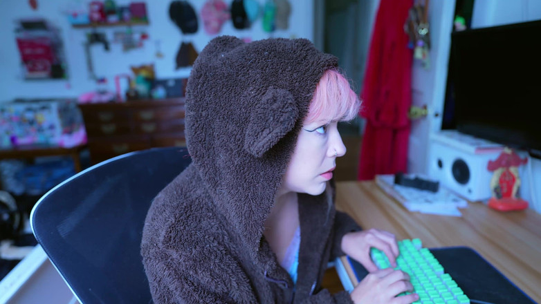 lilredvelvettt: Một người đàn ông khác sở hữu vợ của bạn