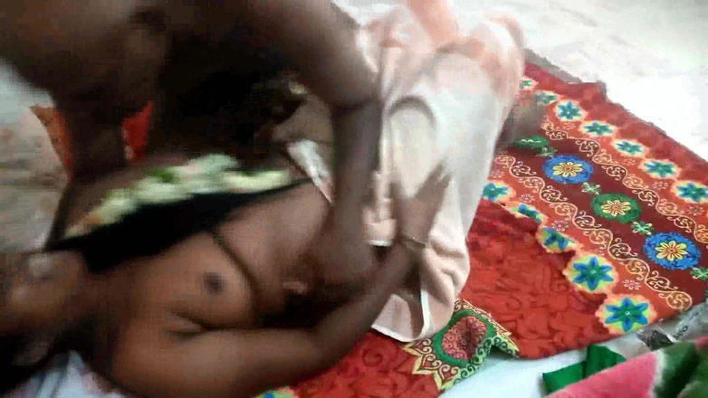 Desi palace: Seksi evli kadınla Hintli ev yapımı seks