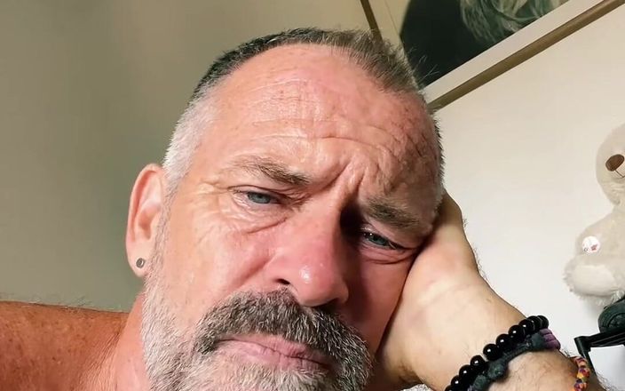 Daddybearvlc: Glad söndag !!