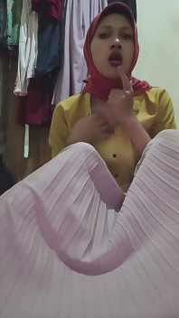 Com tesão muçulmana Femboy