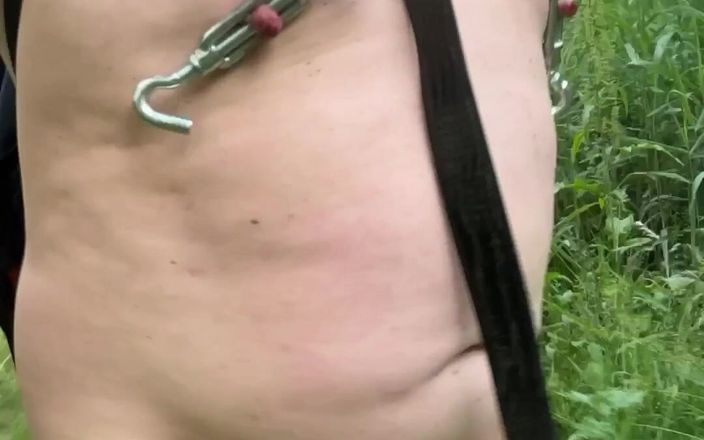 No limit cbt slave: Walking Naked in Park.. with Nipple Clamps and Ballstretcher