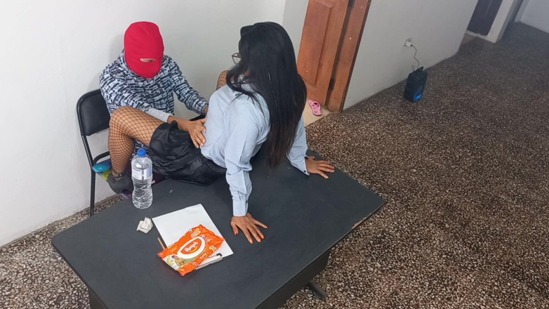 Martin13: Anda adalah pelacur yang paling cemerlang di Pejabat ini! Saya...