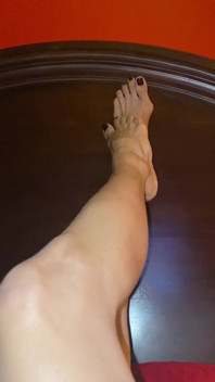 Picioare foarte sexy cu picioare mici cu degetele lungi