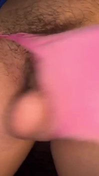 Prachtige shemale met haar lul die spuit van het sperma