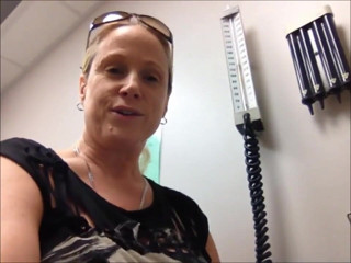 Gartersex: Doctor catches me masturbating in his room