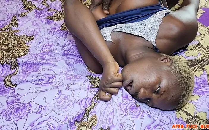 Afro Fuck Queens: Cette salope africaine à gros cul aime les grosses bites et...