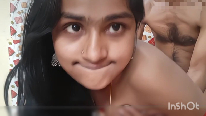 AmpleOunce283: 德西直播动作 - 激情的推力和呻吟的妻子