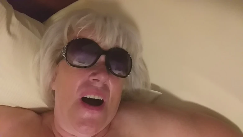 PureVicky66: Mijn enorme tieten brengen de man tot een orgasme