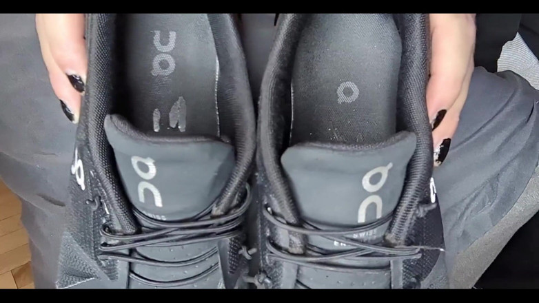 WolfgangWhite: Schuhe und Socken Dominanz von Scary Bunny