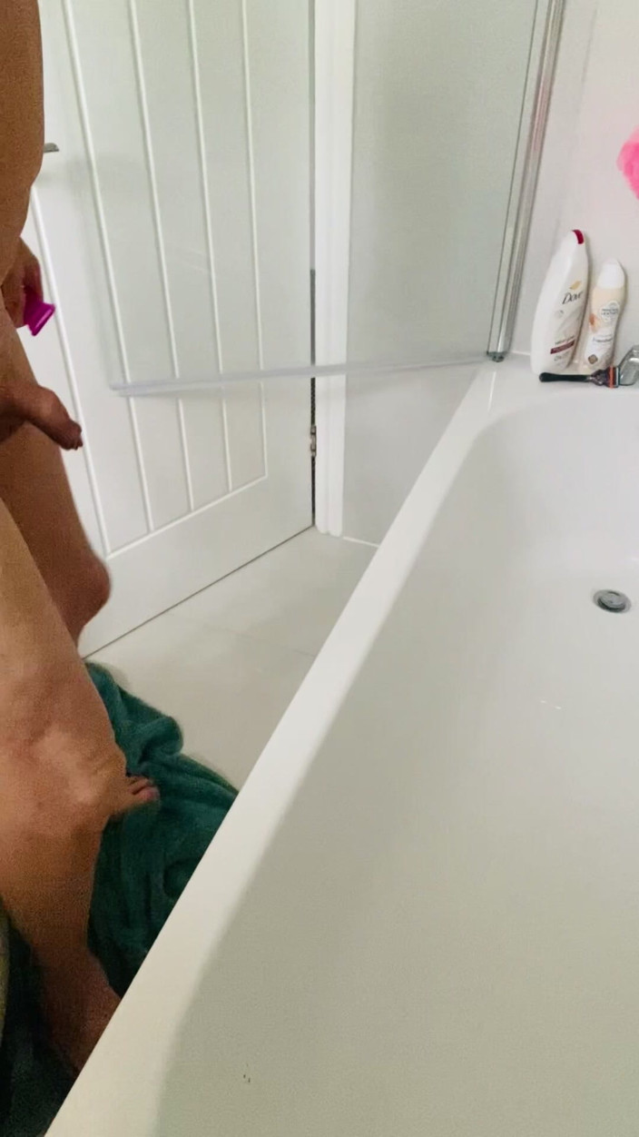 Simply hands on: Anal Play at Bath Time