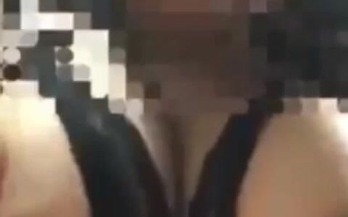 Sofixxx: Moje zralá žena se mnou přijímá videohovor a říká mi, že je to...