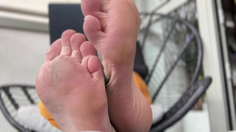 Miss Valentina: Fools Foot Worship