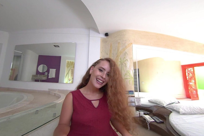 VR Latina: Little Red Riding Me