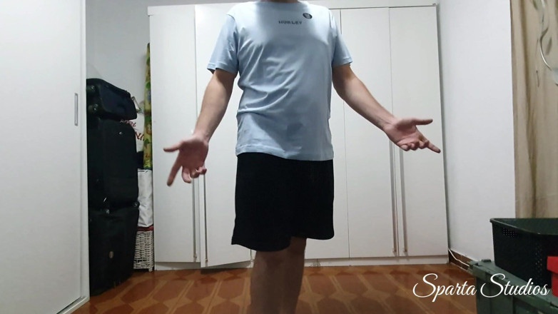 LatinBootyFilms: Scoreggia nel mio armadio dopo una lunga giornata
