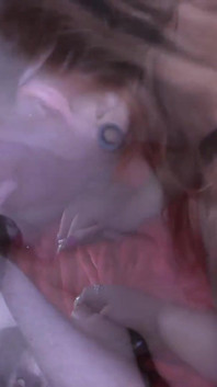 Wellustige sletten Crystal en Isabel krijgen gangbang