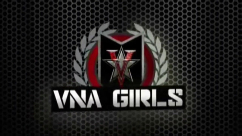 Nina Kayy: Nina Kayy en práctica de garganta profunda