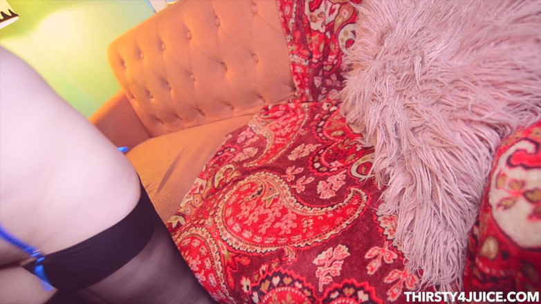 Freshie juice: 개그 토크와 엉덩이 플러그 애널