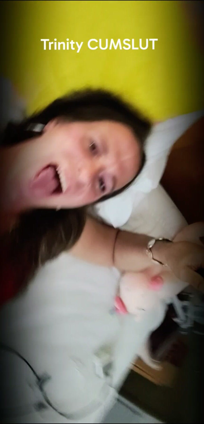Trin luvs cum: Trinity cumslut me alimenta