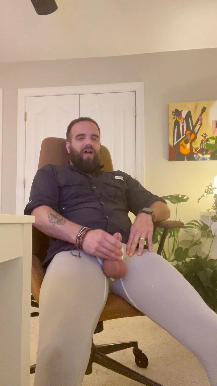 GKM888: Jack off session cumshot