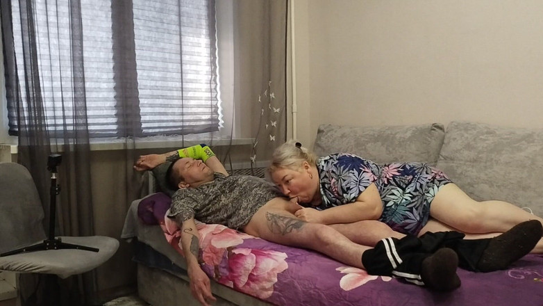 Zona901: Teman wanita melakukan blowjob mendalam untuk mendapatkan sebahagian air mani...