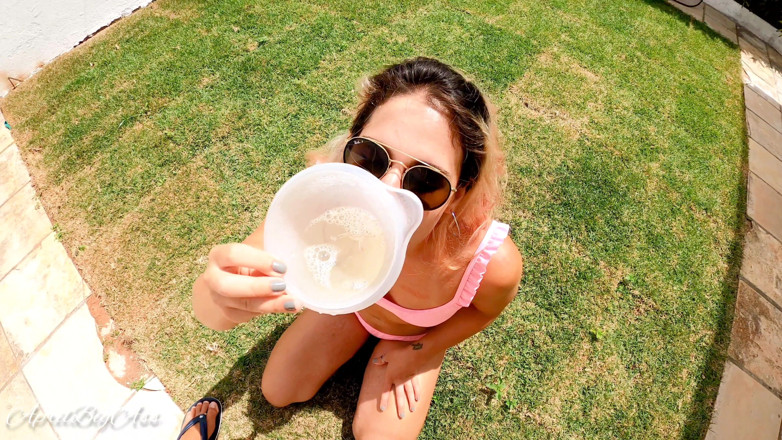 April BigAss: Stepdaughter Try Pee, She Was Dehydrated, Luckily My Pee Was...