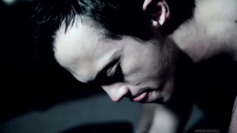 Twinklight: 자신의 먹이를 삼키는 "에드먼드"