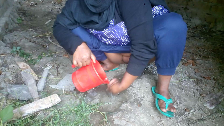 Sadia vabi: Village Vabi khoe cái lồn xinh đẹp của anh ấy