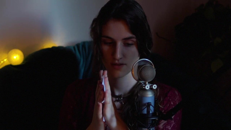 Piper Blush: Asmr suoni di carta