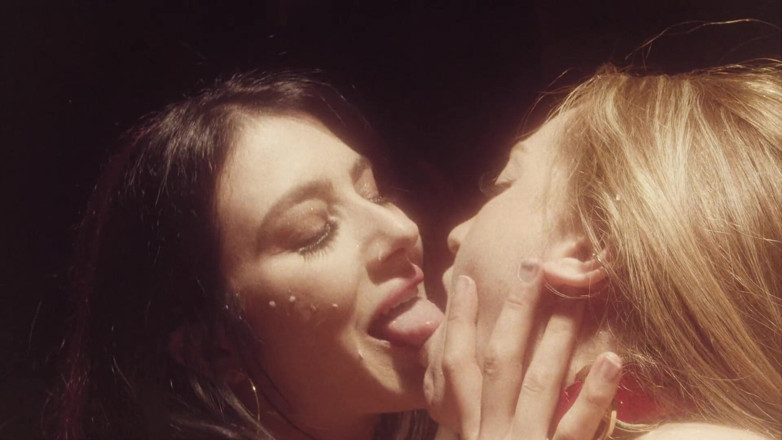 SkinVision: 108 minut nadržených děvky - Vize: Luna Luxxx - Celý film