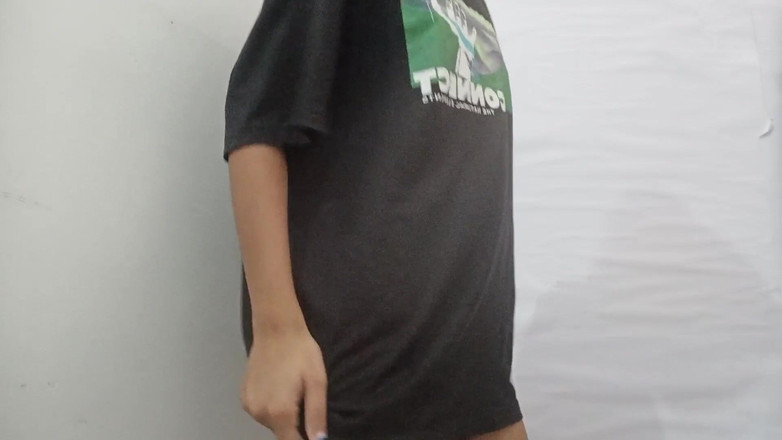 desigirl93: Roztomilá dospívající dívka s těsnou kundičkou masturbuje ráno