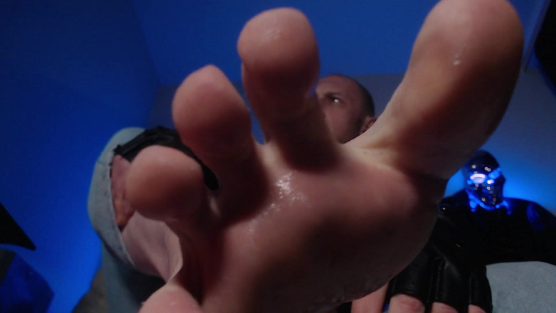 Hunky time: Leder Alpha Dominiert