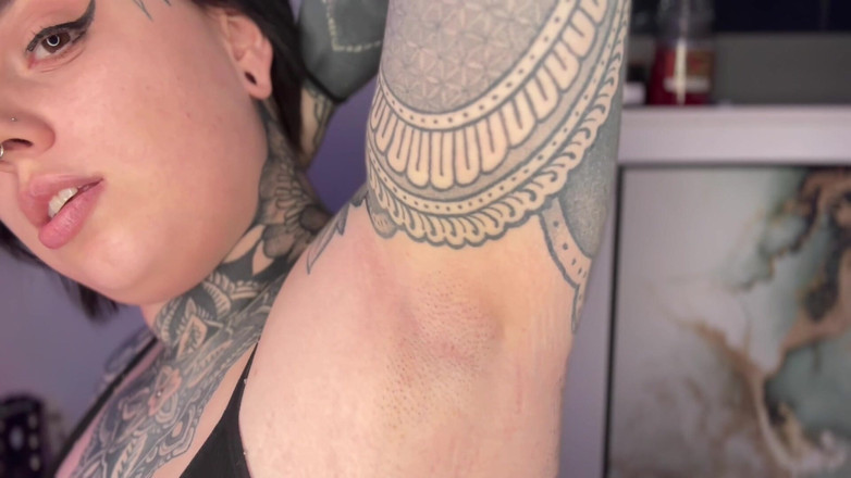 Miss Valentina: Ketiak Lover