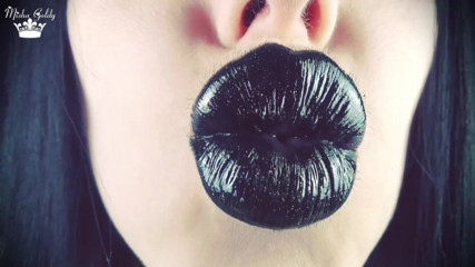 Goddess Misha Goldy: Baisers de lèvres noires brillantes ASMR JOI