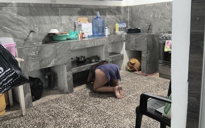 NEGRITA SEXY: Tôi vuốt ve mông của đầu bếp với dương vật của...