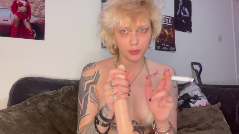 Glitterqueen1999: Udar dla macochy JOI Palenie cig