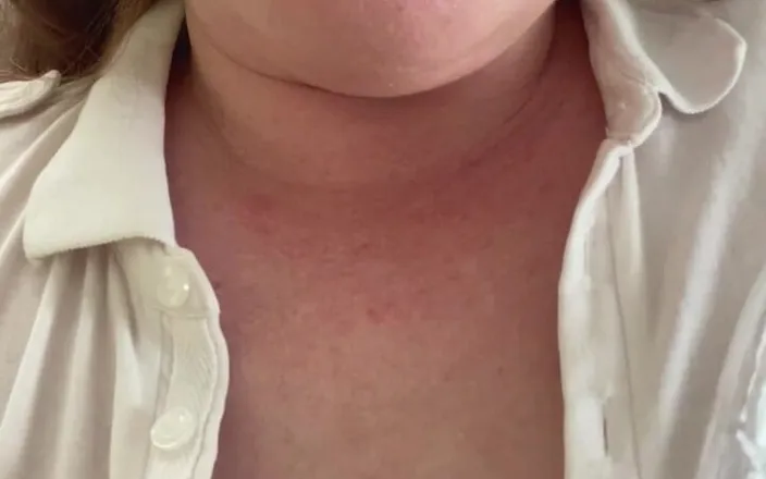VikkiGeorgia: Burps in My Room