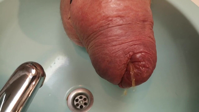 Monster_Meat_: Monster pissen is als een fontein