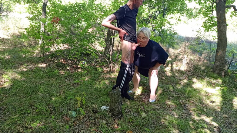 Zona901: Vecina hace una mamada pública en el parque