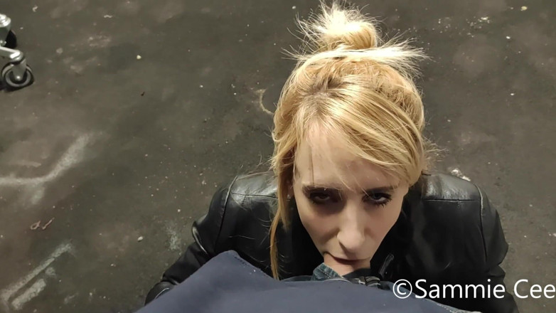 Sammie Cee: ดูดควยแล้วแตกหน้าใน停車場ใต้ดิน