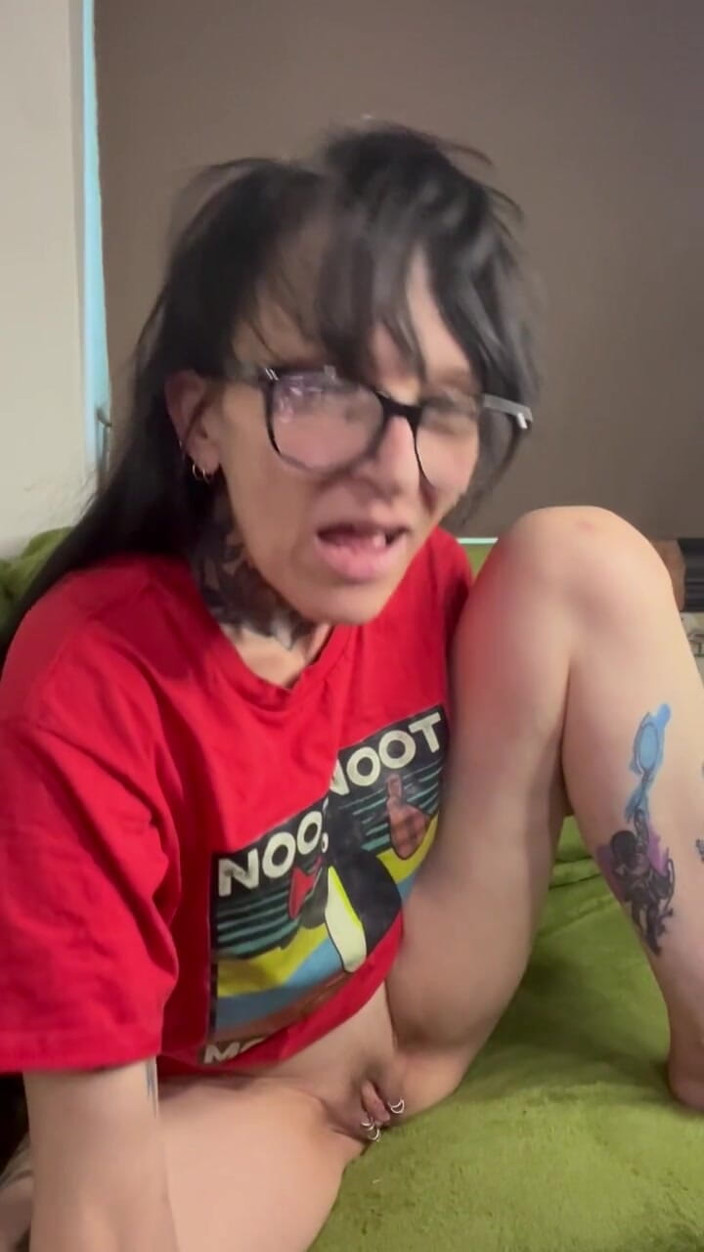 aewin11: Playing with a Variety of Dildo's Until I Come Squirting...