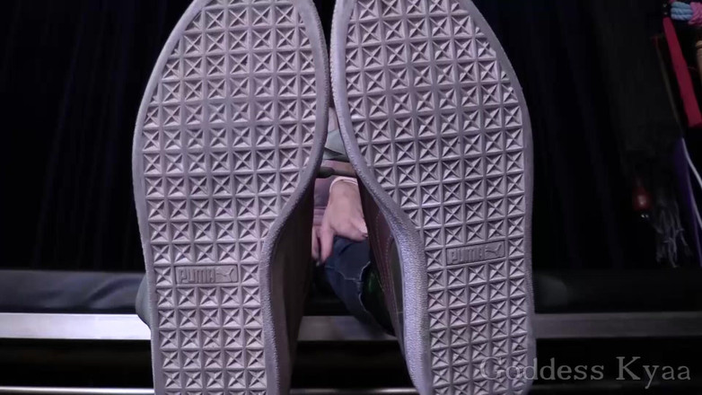 Kyaa Chimera: Sug mina smutsiga sneakers