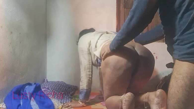 Lusty Richa: Richa Bhabhi的后入式性爱