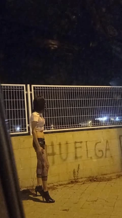 Travesti açık havada yakalandı