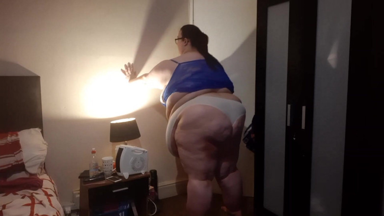 SSBBWLadyBrads: SSBBW melakukan rutinitas olahraga