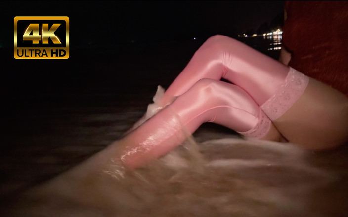 Shiny teens: Gece plajında 836 4k parlak pembe taytlı çorap