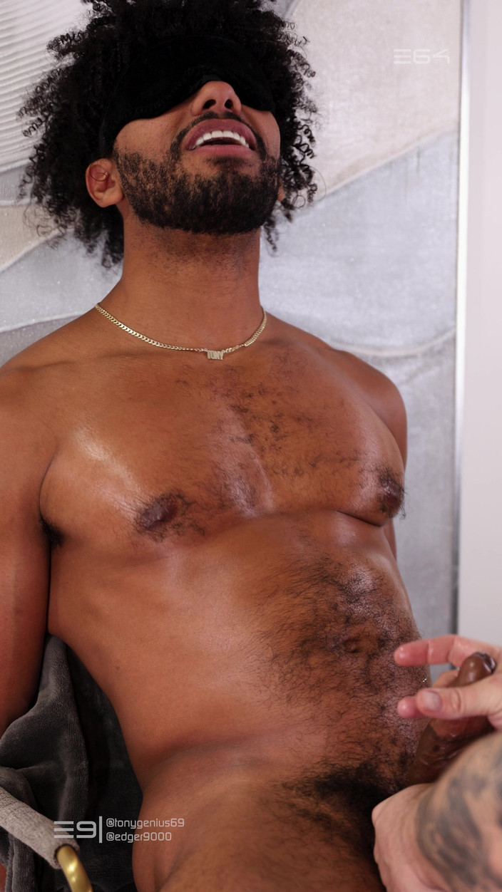 Edger9000: Tony Genius ve büyük zenci son kavak içerik evinde sandalyemde...