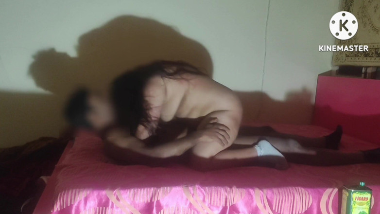 Ankita10000: 나이지리아 우정에서 흑인 대물 자지 남친이라고 부르는 빨간 가운 소녀 5부