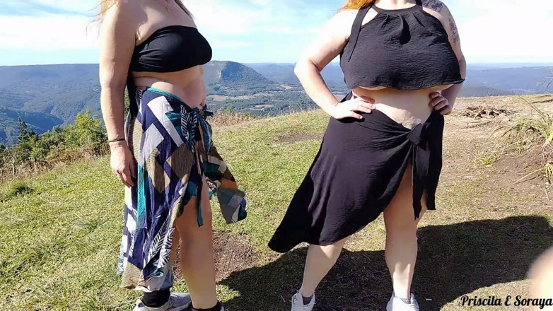 Priscila: Madrasta E Enteada Se Exibindo Em Publico No Jardim, Tomando...