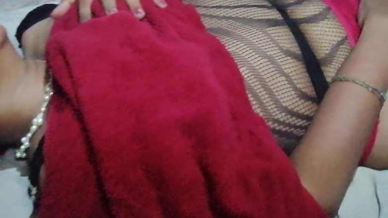 Tina Baby: Eu vi minha madrasta se tocando e entrei nela